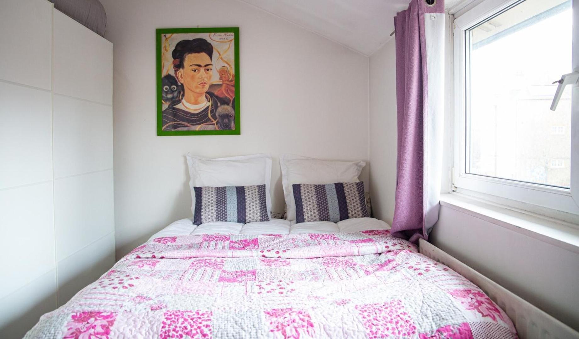 Plush For Four In Brixton * Londres